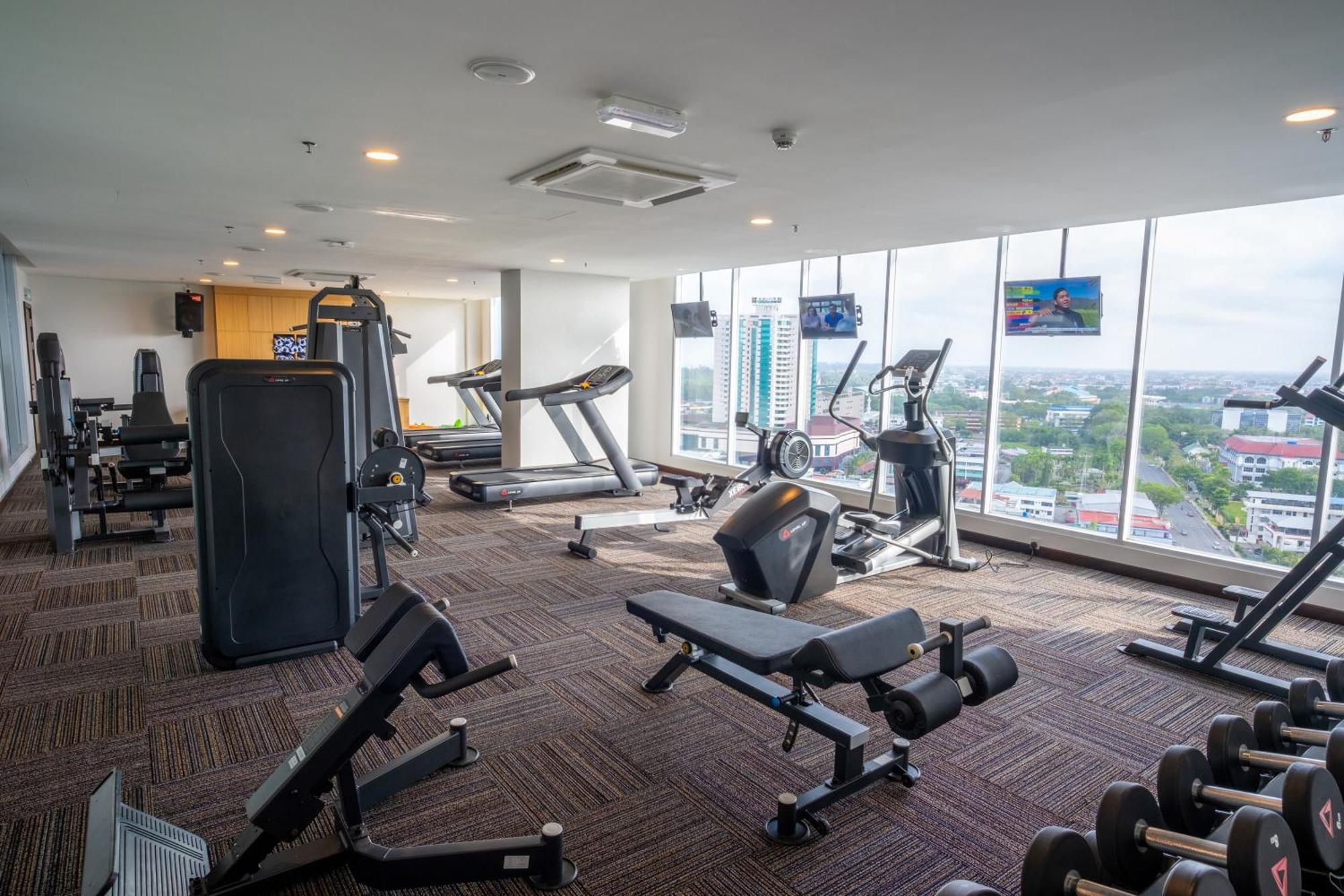 City Rise Hotel Miri Exterior photo