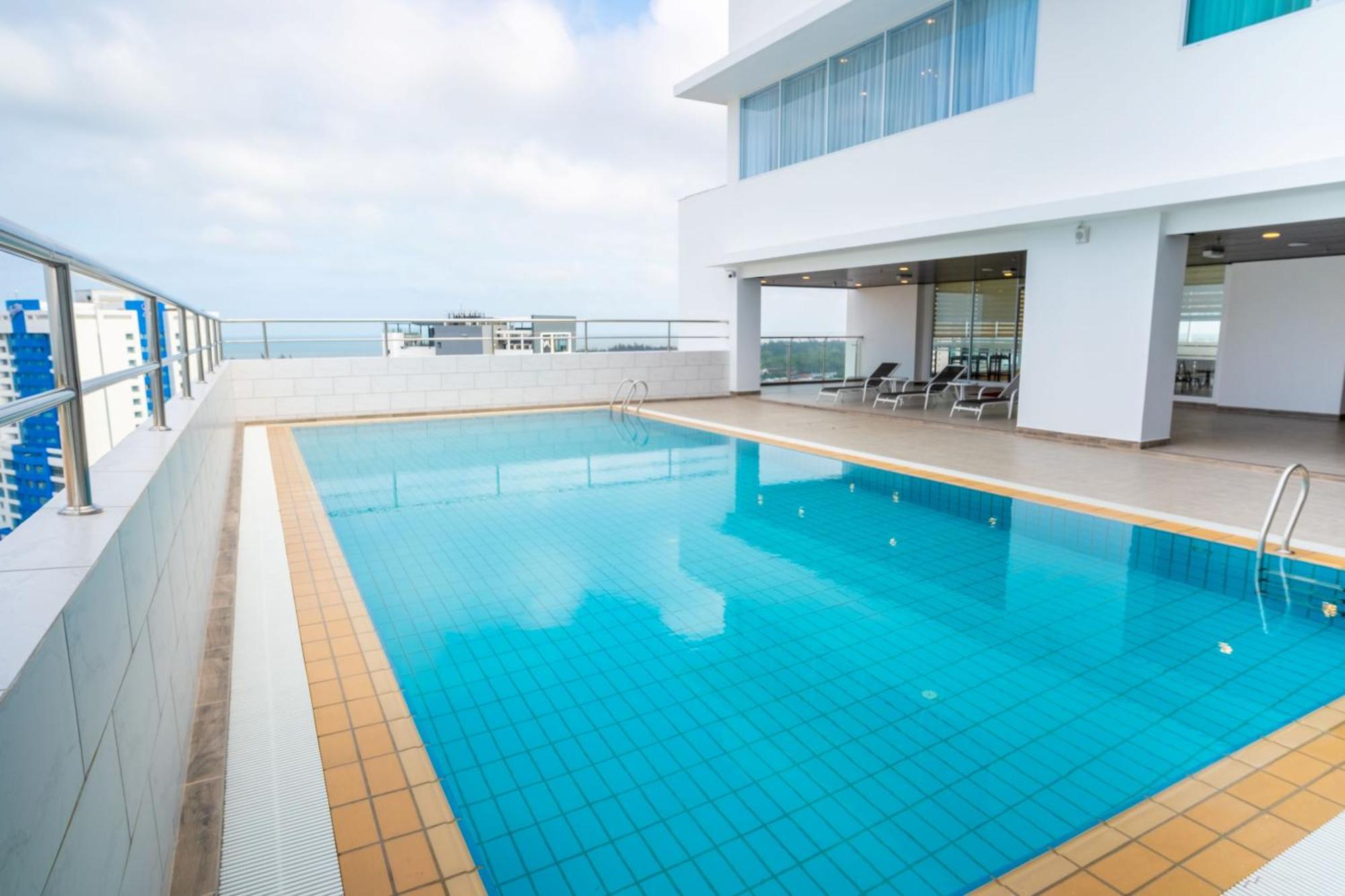City Rise Hotel Miri Exterior photo